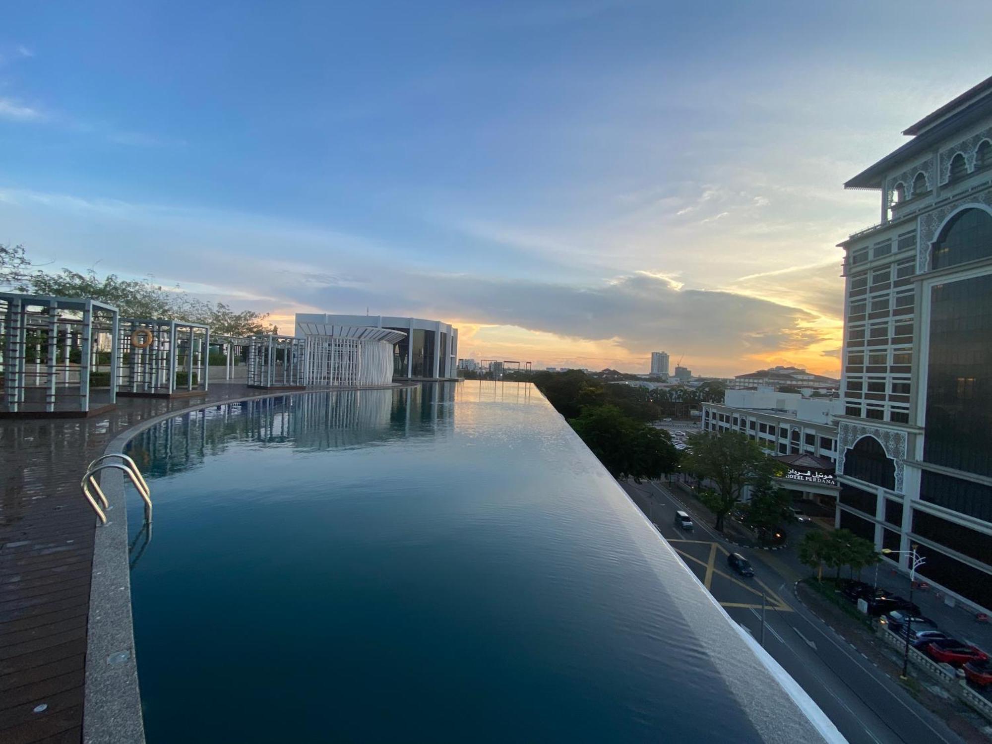Jsadli Suite Troika Residence Kota Bharu Exterior photo
